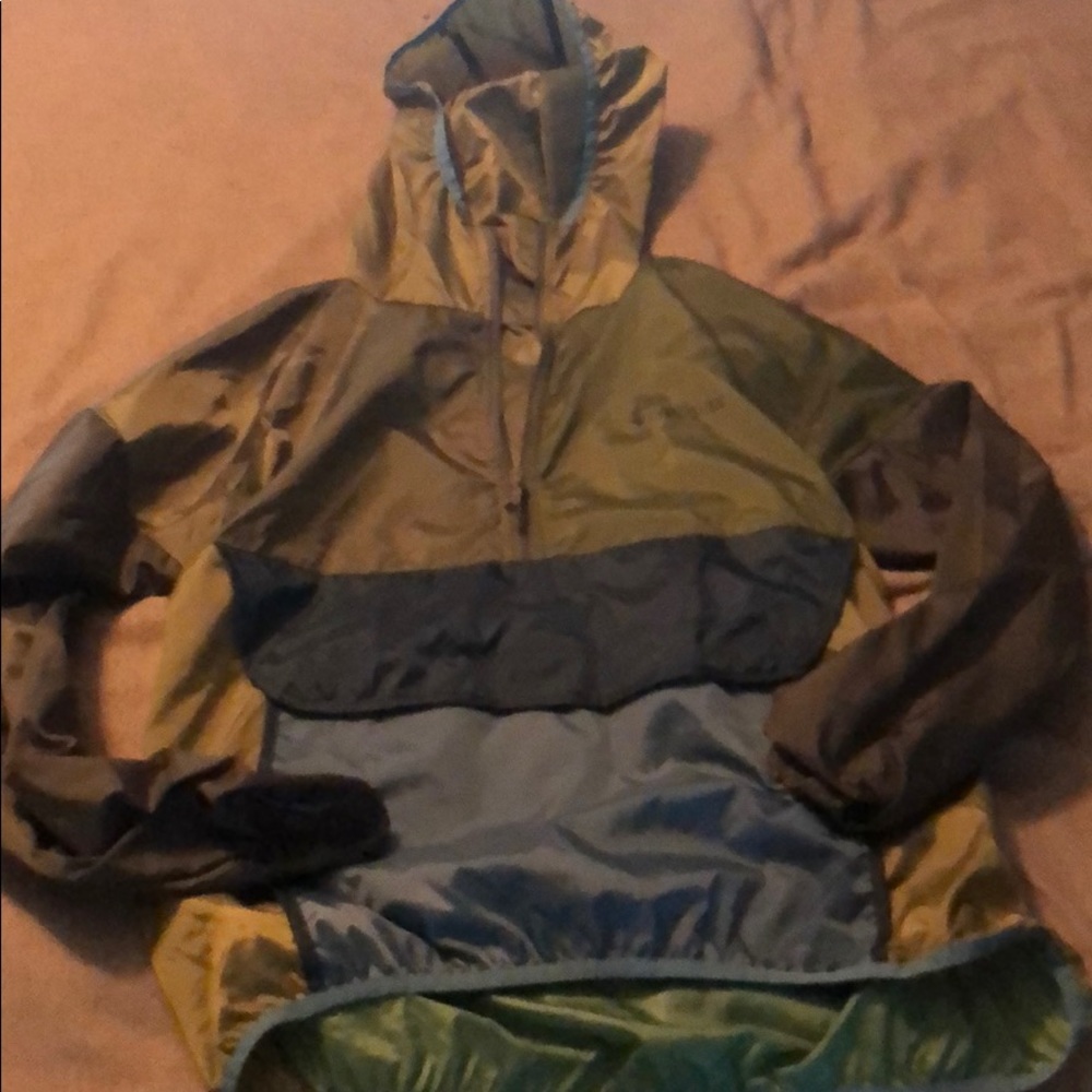 Cotopaxi windbreaker